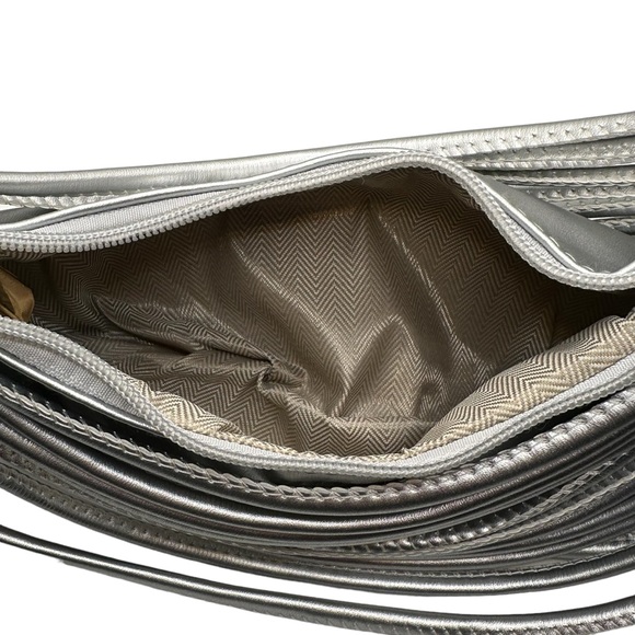 Ruched cloud shoulder purse dumpling bag for woman handbag gray metallic silver - Picture 2 of 8